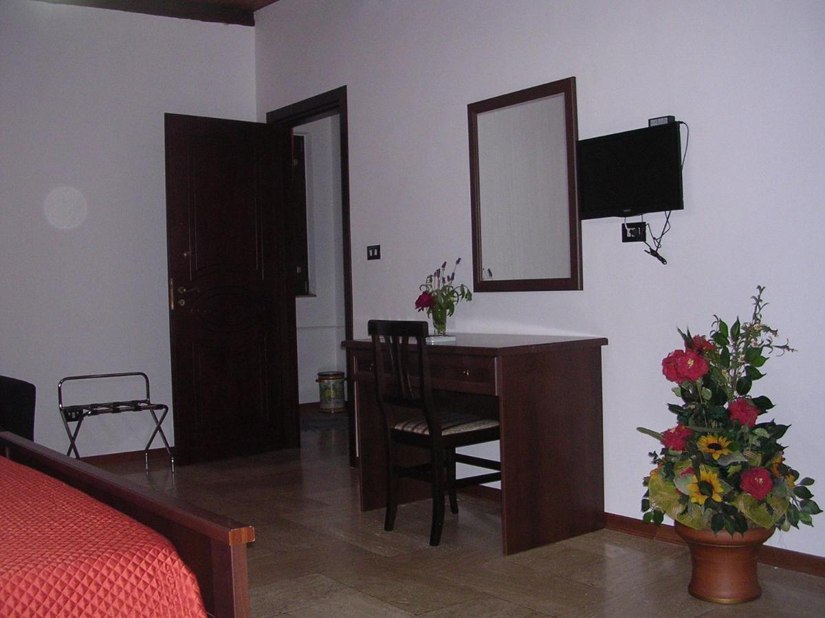 Bed and Breakfast Il Mirto E La Rosa à Agrigente Chambre photo